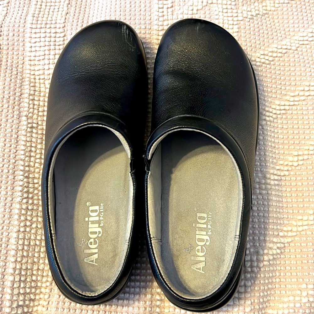 Nursing Shoes - Alegria - size 39/8.5
